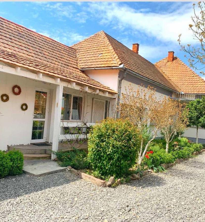 Villa Lukash Yanoshi Bagian luar foto